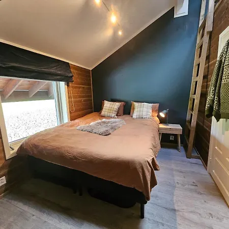 Charming With Lodgefeeling